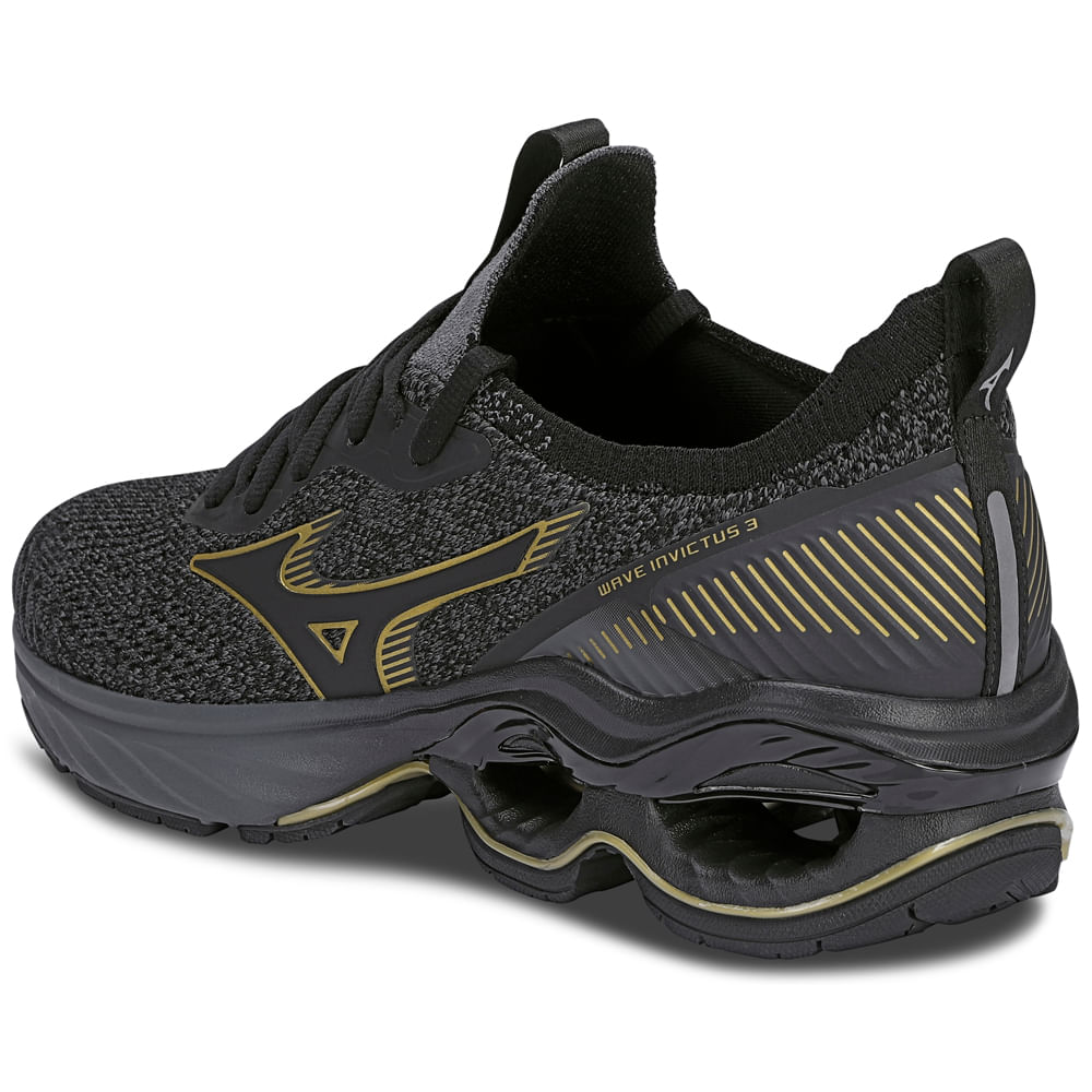 mizuno wave ultima 11 vs asics nimbus 21